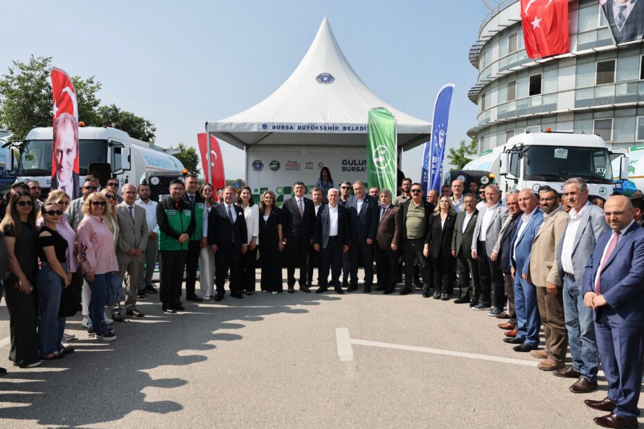 Başkan Bozbey, Büyükşehir çalışanlarının bayramını kutladı
