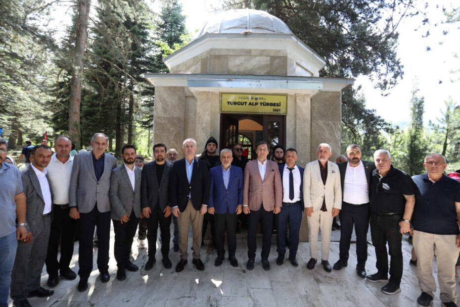İNEGÖL FATİHİ TURGUT ALP DUALARLA ANILDI