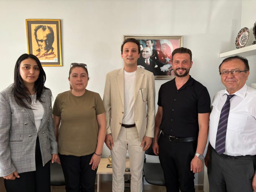 Bursa’nın merkezinde halı saha gasbı, Anahtar Parti’nin gündeminde!