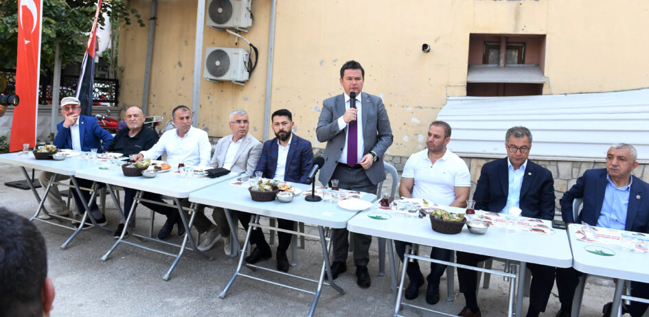 Başkan Aydın halkın dertlerini dinleyerek çözümler üretiyor