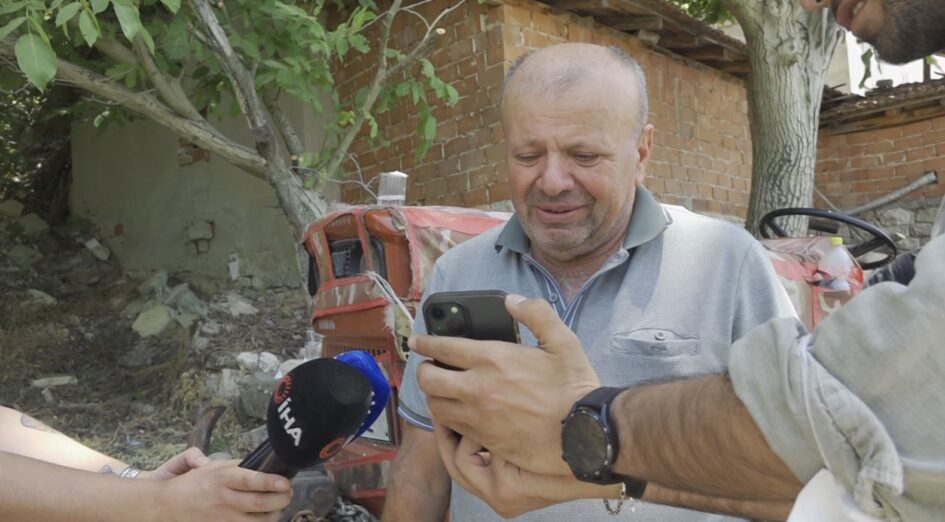 Başkan Bozbey’den fedakar çiftçiye teşekkür
