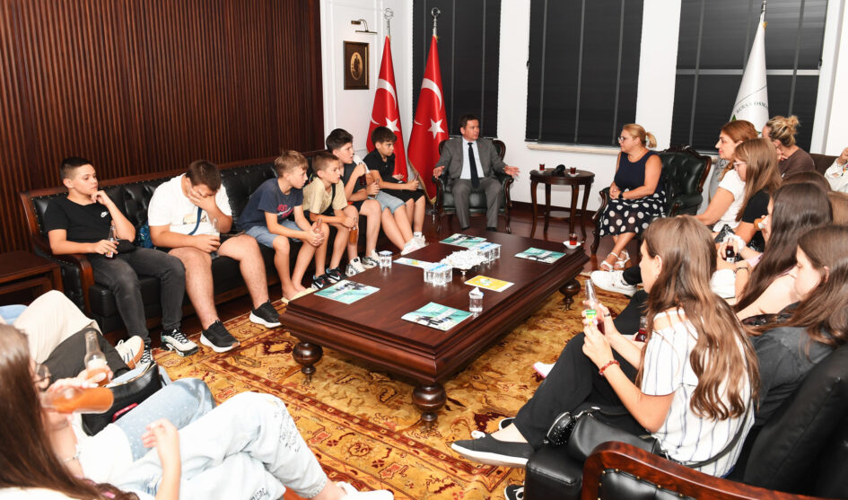 Bosnalı öğrencilerden Başkan Aydın’a ziyaret