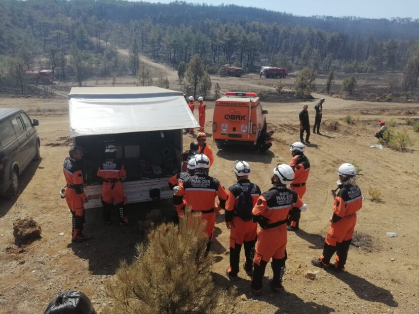 Bursa MAG-DER, Harmancık’taki Yangın Sonrası Müdahalede Görevde