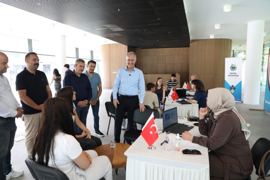 SINAVDA DA TERCİHTE DE İNEGÖL BELEDİYESİ ÖĞRENCİLERİN YANINDA