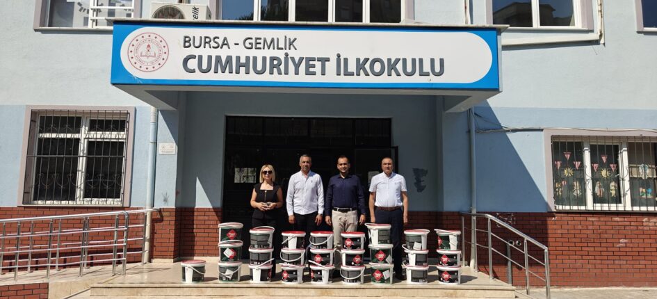 Gemlik Kent Konseyi ve Filli Boyadan Eğitime Renkli Destek