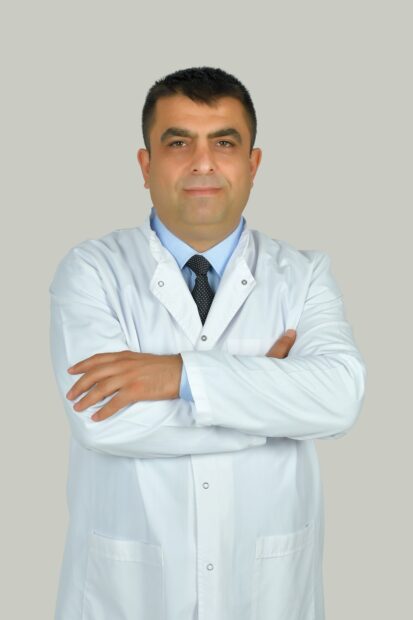 Hayat Hastanesi’nde Minik Bebeğe Böbrek Taşı Operasyonu