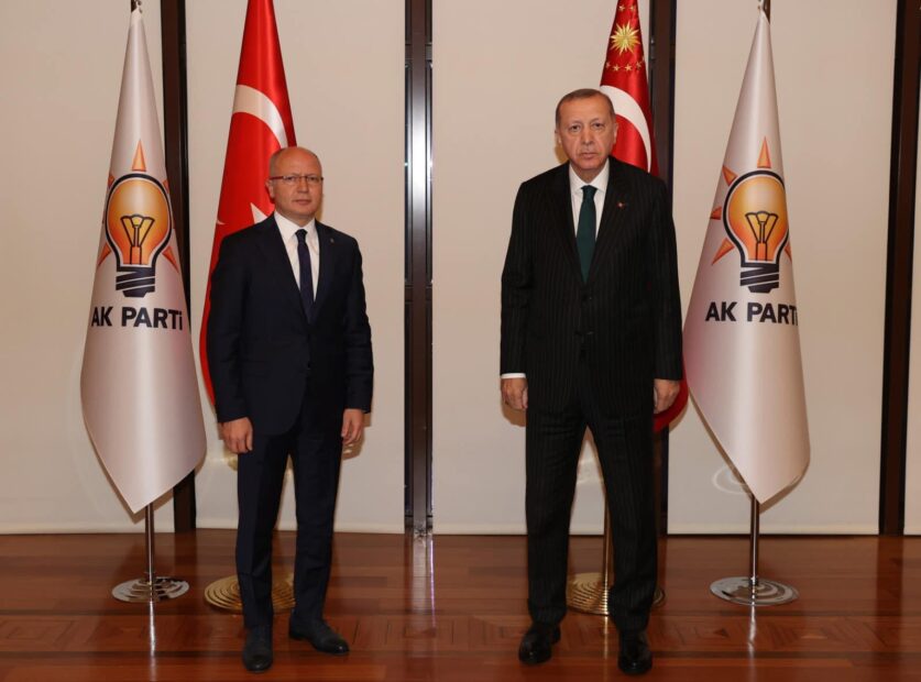DAVUT GÜRKAN’DAN 24. YIL MESAJI:  “CUMHURBAŞKANIMIZIN LİDERLİĞİNDE MİLLETİMİZE HİZMETTEN ASLA VAZGEÇMEYECEĞİZ”