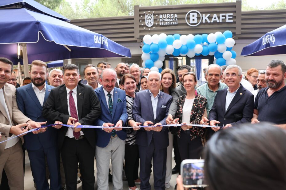 Büyükşehir Belediyesi, B Kafe’nin 9. şubesini Emek’te hizmete açtı
