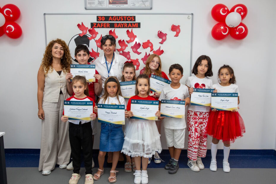 SANAT ATÖLYELERİ ÇOCUKLARIN HAYATLARINA RENK KATTI