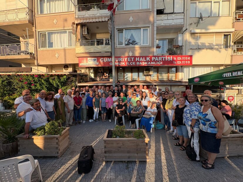 CHP Gemlik’te Kongre Heyecanı Birlik ve Beraberlik Mesajları ile Başladı. Suat Ülgen, “Biz de Gençlik Var” dedi.