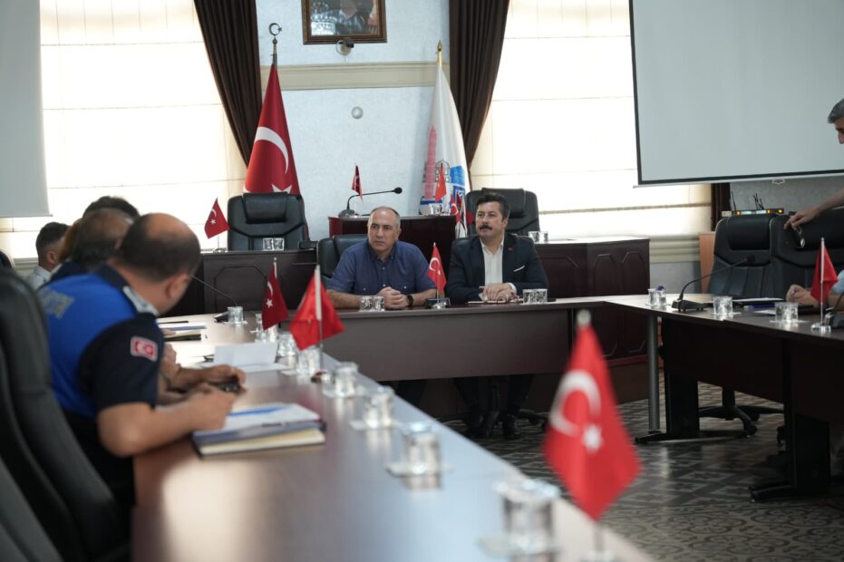 YENİŞEHİR’DE METRUK BİNALARLA MÜCADELE HIZ KAZANDI