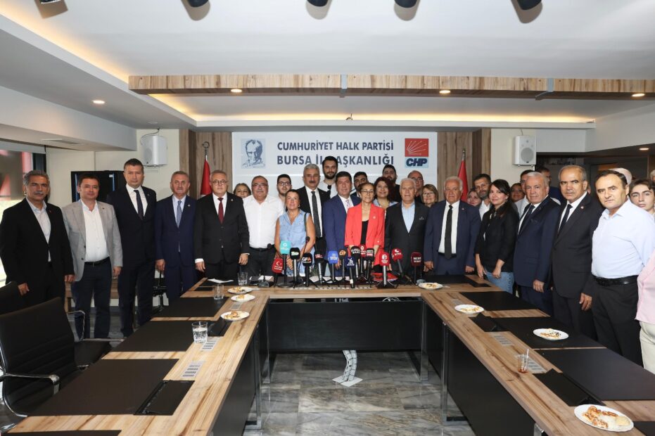 CHP Cumhurbaşkanlığı Ofisi Bursa’da Toplandı: Başkan Mustafa Bozbey; “İşsizlik Alarm Veriyor”