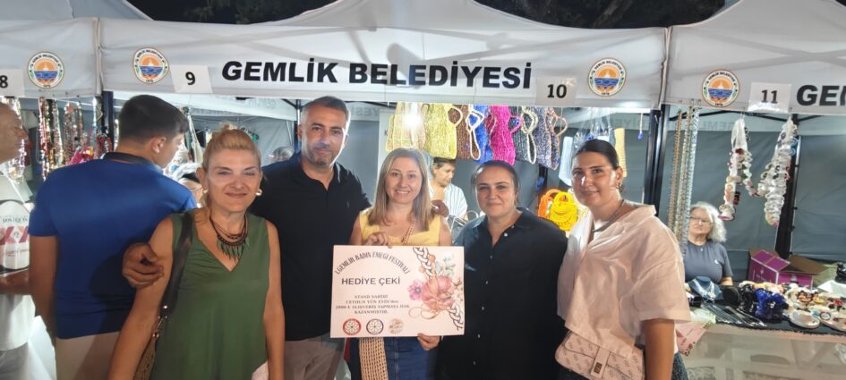 1. KADIN EMEĞİ FESTİVALİ’NİN KUMLA ETABI YOĞUN İLGİYLE BAŞLADI