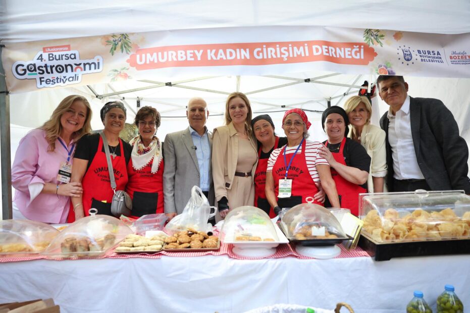 MİNİK ŞEFLERE BOZBEY AMCALARINDAN ALKIŞ