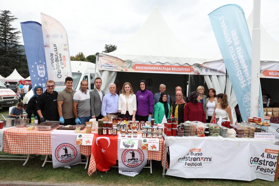 KADIN EMEĞİ FESTİVALE GÜÇ KATTI TOPRAKTAN TABAĞA, KADIN ELİ LEZZETE DÖNÜŞTÜ