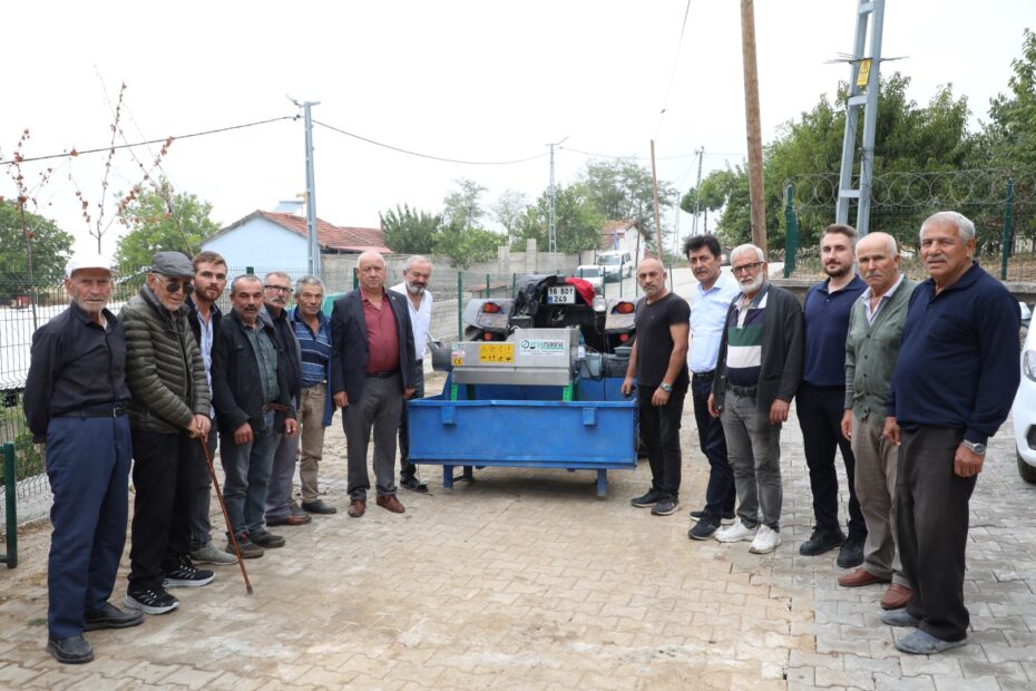 İNEGÖL BELEDİYESİ’NDEN ÇİFTÇİYE ÜZÜM HASADINI KOLAYLAŞTIRAN DESTEK