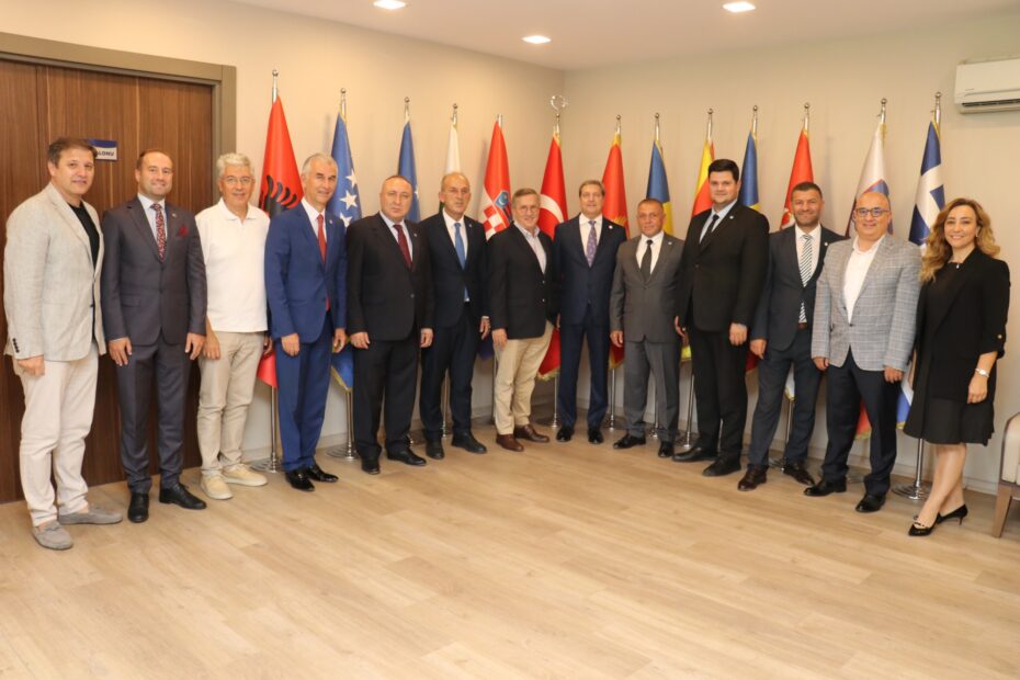 BALKANTÜRKSİAD İYİ PARTİ HEYETİNİ AĞIRLADI