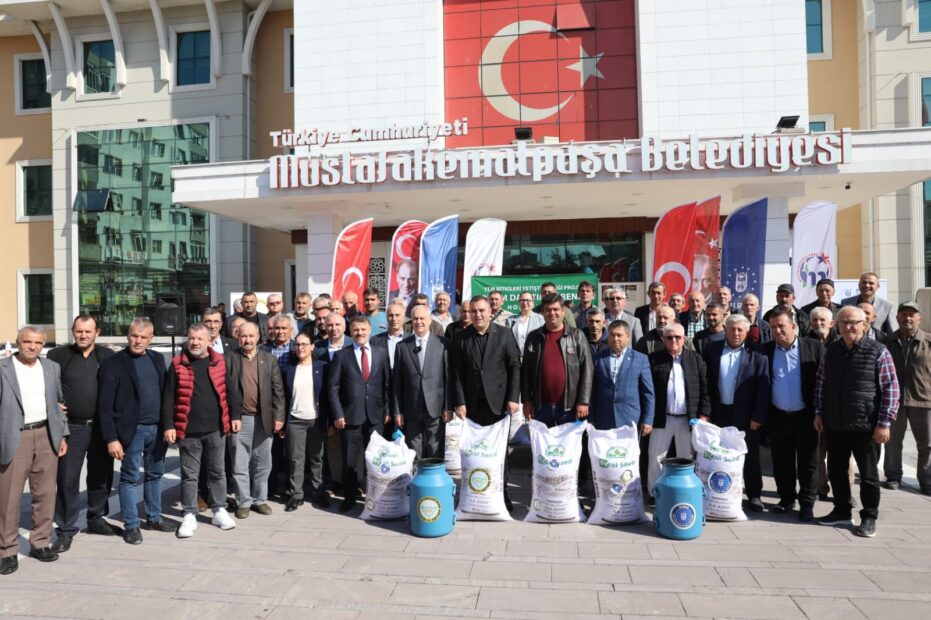 BÜYÜKŞEHİR İLE TARLALAR BEREKETLENİYOR
