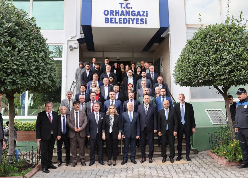 BAŞKAN BOZBEY; “İZNİK GÖLÜ’NÜN SUYUNUN ÇEKİLMESİNE SEBEP OLAN TESİS VE İŞLETMELERE ‘DUR’ DEMEYİ SORUMLULUK OLARAK GÖRÜYORUZ”
