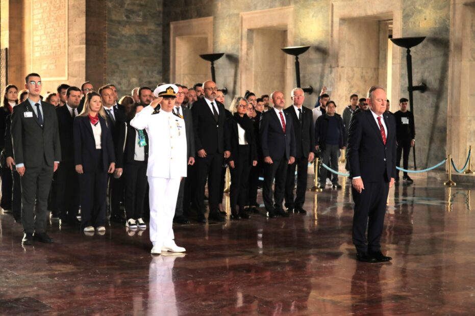 RUMELİSİAD’DAN 20. YIL ETKİNLİKLERİ KAPSAMINDA ANITKABİR’E ANLAMLI ZİYARET.