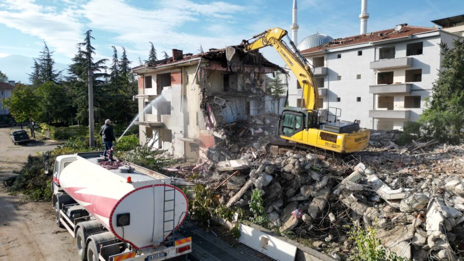 TURGUTALP KENTSEL DÖNÜŞÜMDE 2. VE 3. ETAP YIKIMLARI BAŞLADI