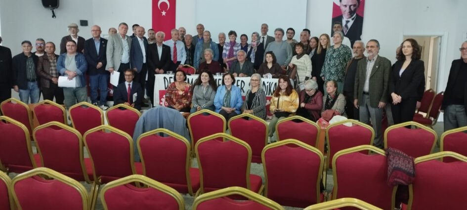 DEV EMEKLİ SEN’DE COŞKULU KONGRE