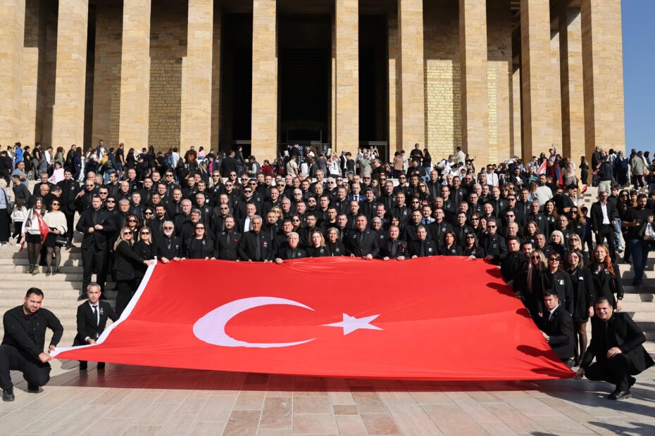 BÜYÜKŞEHİR ATA’SININ HUZURUNDA