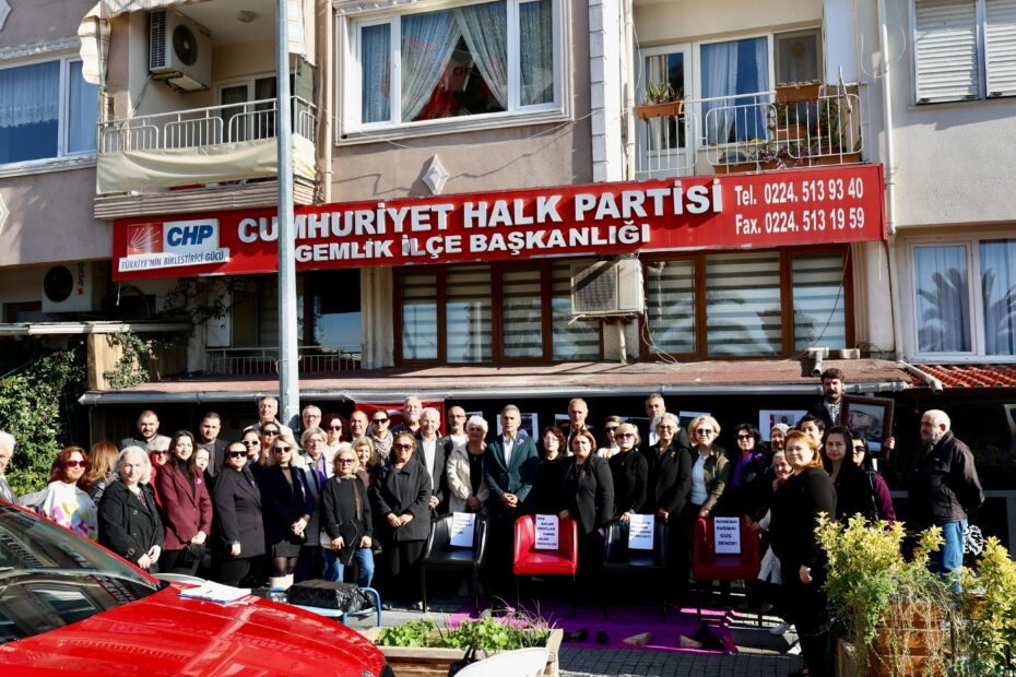 CHP GEMLİK KADIN KOLLARI; “BİZ BURADAYIZ VE HİÇBİR KADIN YALNIZ DEĞİL”