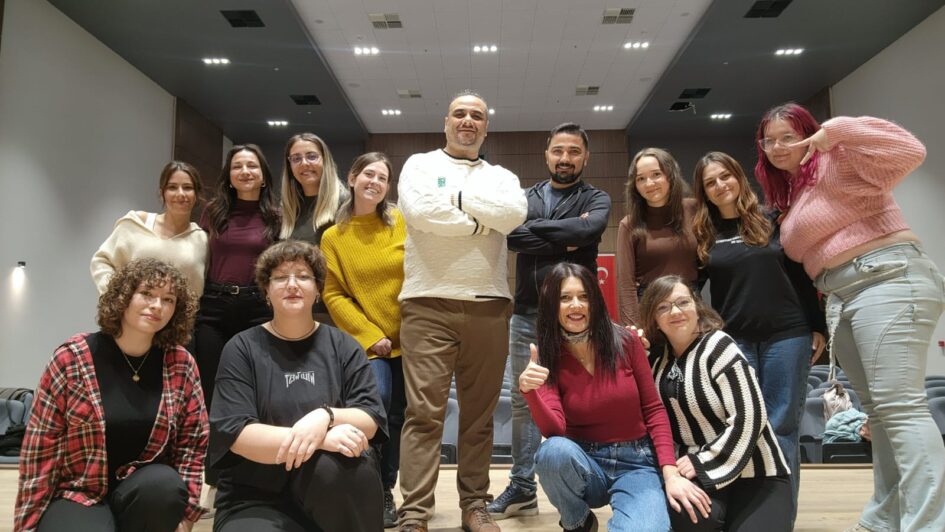 KARACABEY BELEDİYESİ’NDEN TİYATROYA BÜYÜK DESTEK