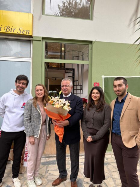 Reglan Cafe kapılarını açtı