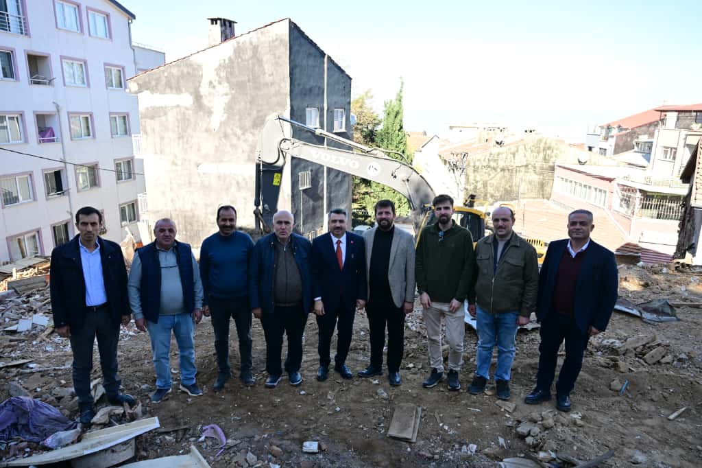 YILDIRIM’DA MERDİVENLİ YOLLAR, ÇIKMAZ SOKAKLAR CADDELERE DÖNÜŞÜYOR.
