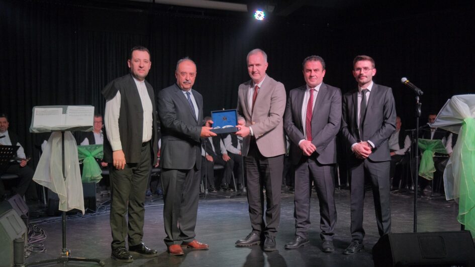 TASAVVUF KOROSUNUN ÜÇ AYLAR KONSERİ GÖNÜLLERİ MEST ETTİ