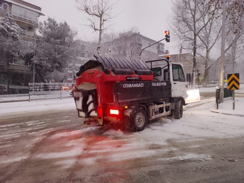 Osmangazi’de Kar Yağışına Hızlı ve Etkin Müdahale