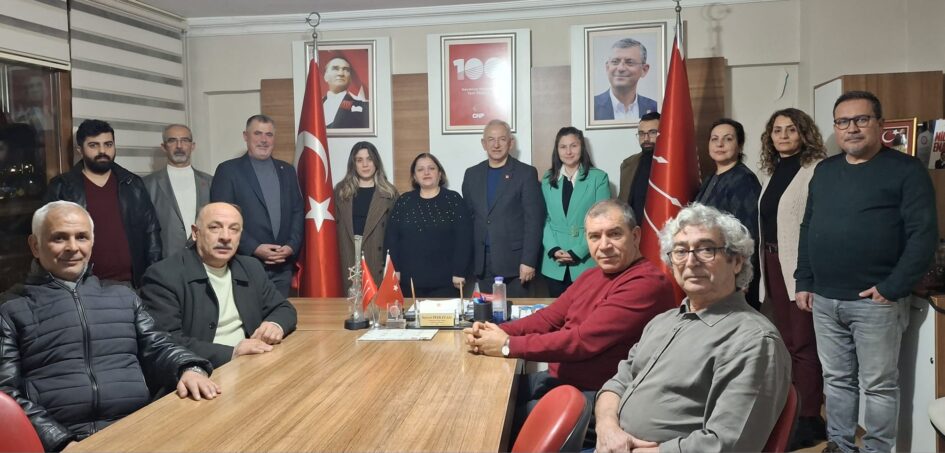CHP GEMLİK; “ŞANLI BAYRAĞIMIZA UZANAN ELLERİ VE TERÖRÜ LANETLİYORUZ!”