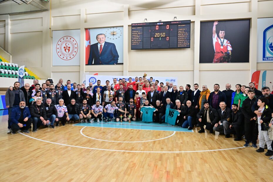 YILDIRIM BELEDİYESİ BİRİMLER ARASI VOLEYBOL TURNUVASI NEFES KESEN BİR FİNALLE SONA ERDİ.