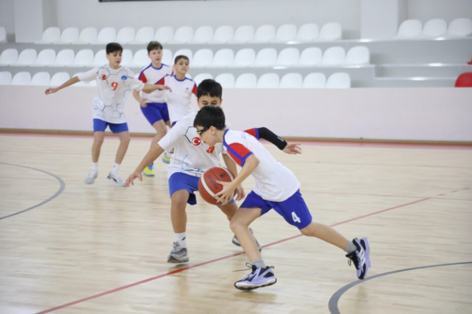 SPOR FESTİVALİ BASKETBOL MÜSABAKALARIYLA START ALDI