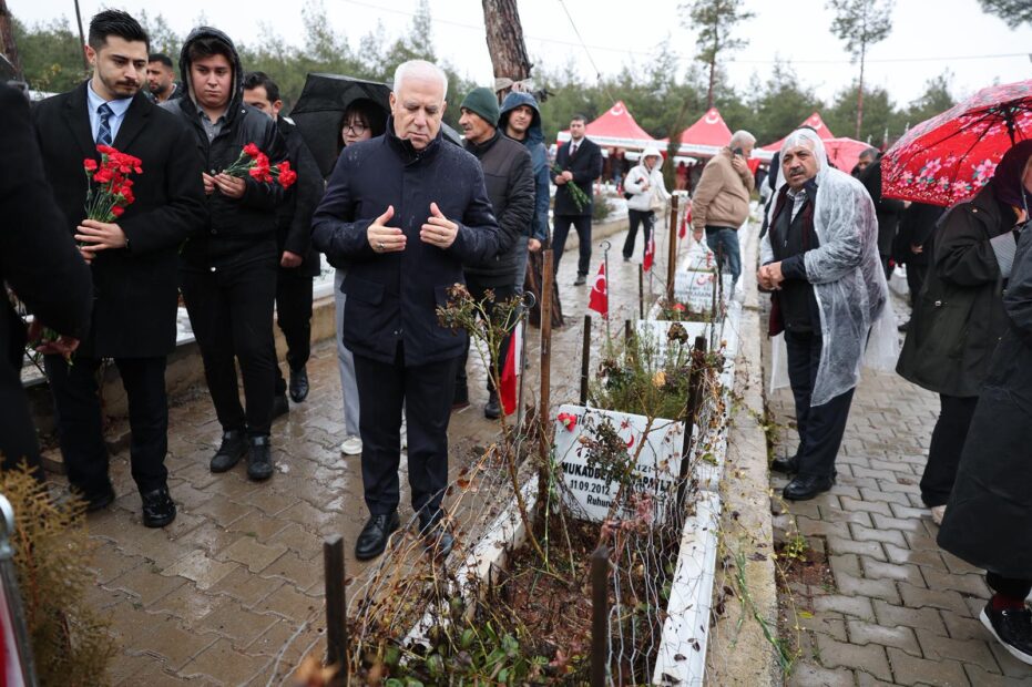 BAŞKAN MUSTAFA BOZBEY’DEN DEPREM BÖLGESİNE ZİYARET