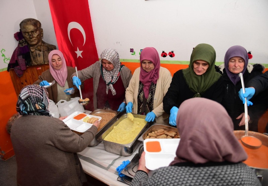 Büyükdeliller ve Küçükdeliller Mahallelerinde Birlik Sofraları Kuruldu