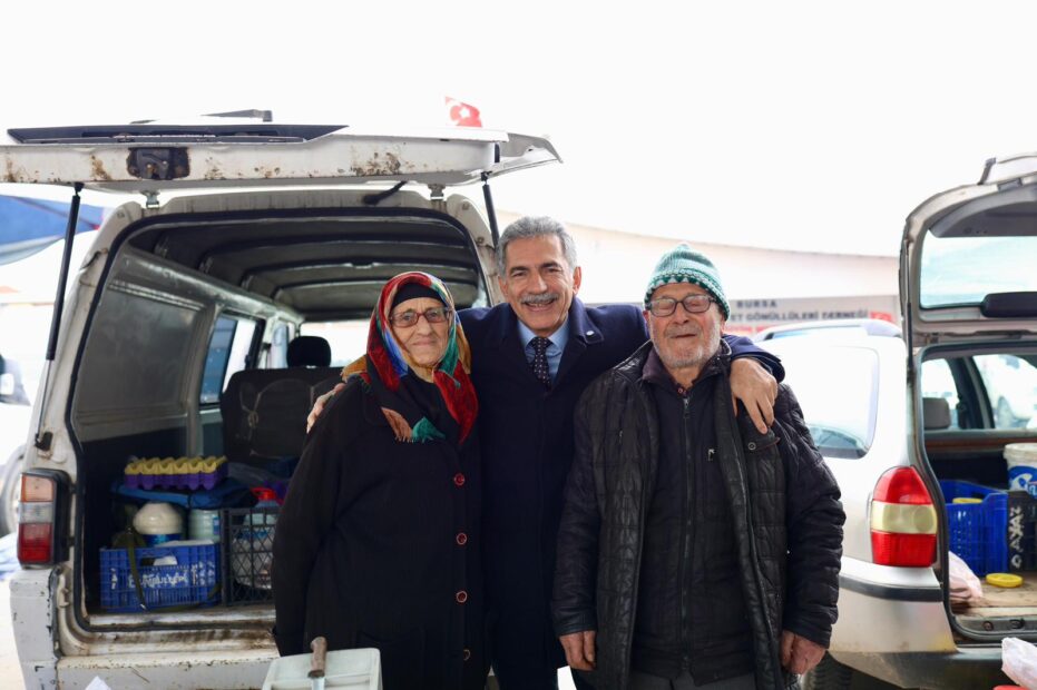 Salı Pazarında Sıcak Çorba İkramı