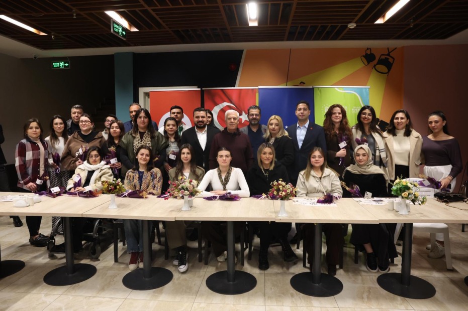 BAŞKAN MUSTAFA BOZBEY, GENÇLERLE SAHUR YAPTI