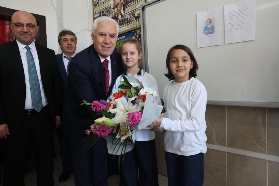 ARKADAŞLARINA SÖZ VERDİ, BAŞKAN BOZBEY’İ SINIFA GETİRDİ