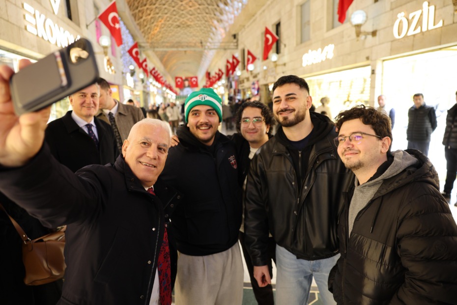 BAŞKAN BOZBEY ÇARŞI ESNAFIYLA BAYRAMLAŞTI