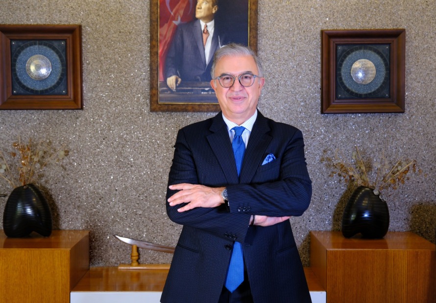 BURTOM SAĞLIK GRUBU YÖN. KRL. BŞK. UZM. DR. EROL KILIÇ; “HEKİMLİK BÜYÜK FEDAKARLIKLAR GEREKTİREN BİR YAŞAM BİÇİMİDİR”
