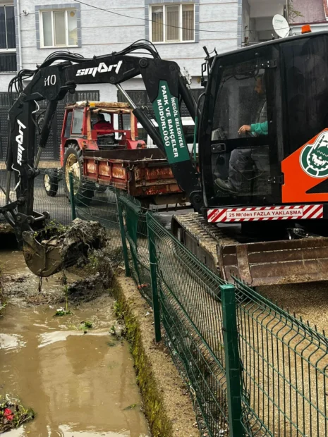 Cerrah’ta 5 Km’lik Sulama Kanalı Temizlendi