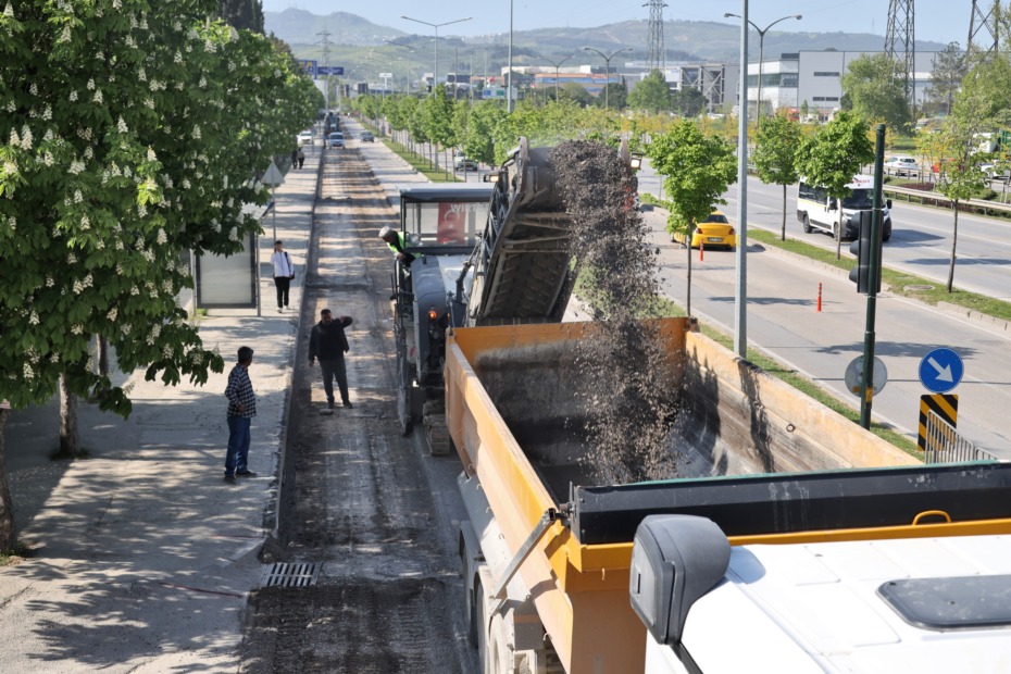 TERMİNAL YOLU YENİLENİYOR