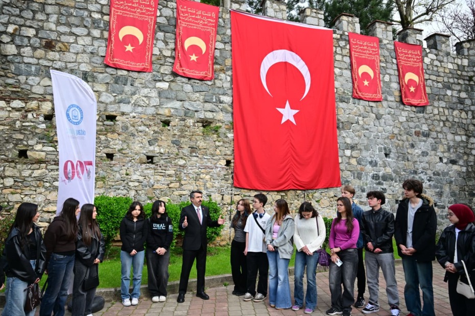 BAŞKAN OKTAY YILMAZ GENÇLERE FETHİ ANLATTI