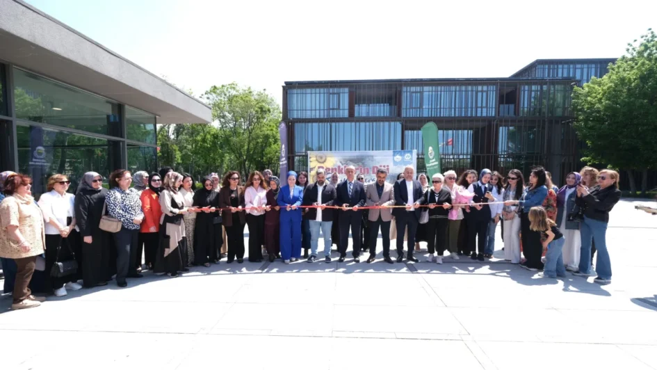 İnesmek Kursiyerlerinin Resimleri Görücüye Çıktı