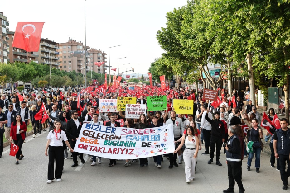 Nilüfer’de binler Cumhuriyet için yürüdü