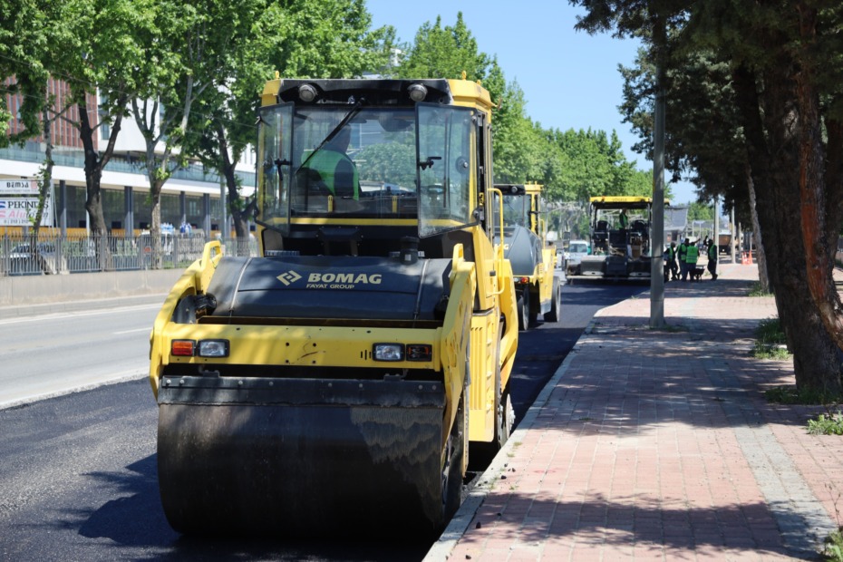 İSTANBUL YOLU’NDA HUMMALI ASFALT ÇALIŞMASI