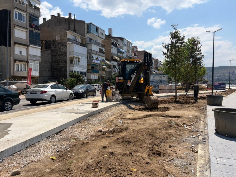 BÜYÜKŞEHİR, GEMLİK’TE SAHİL DÜZENLEME ÇALIŞMALARINA HIZ VERDİ